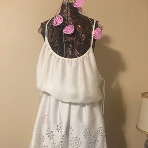 Bisou Bisou white white dress with cut out pattern